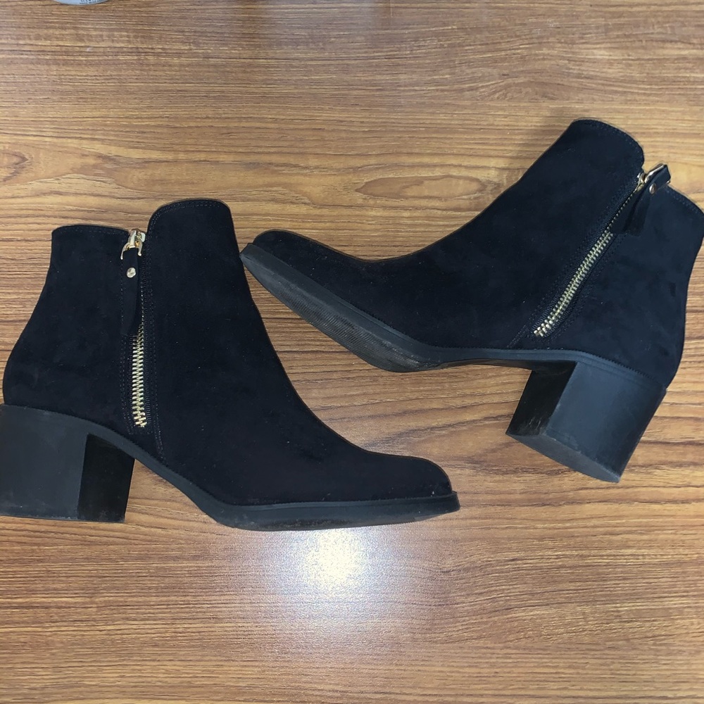 BLACK AND GOLD BOOTS